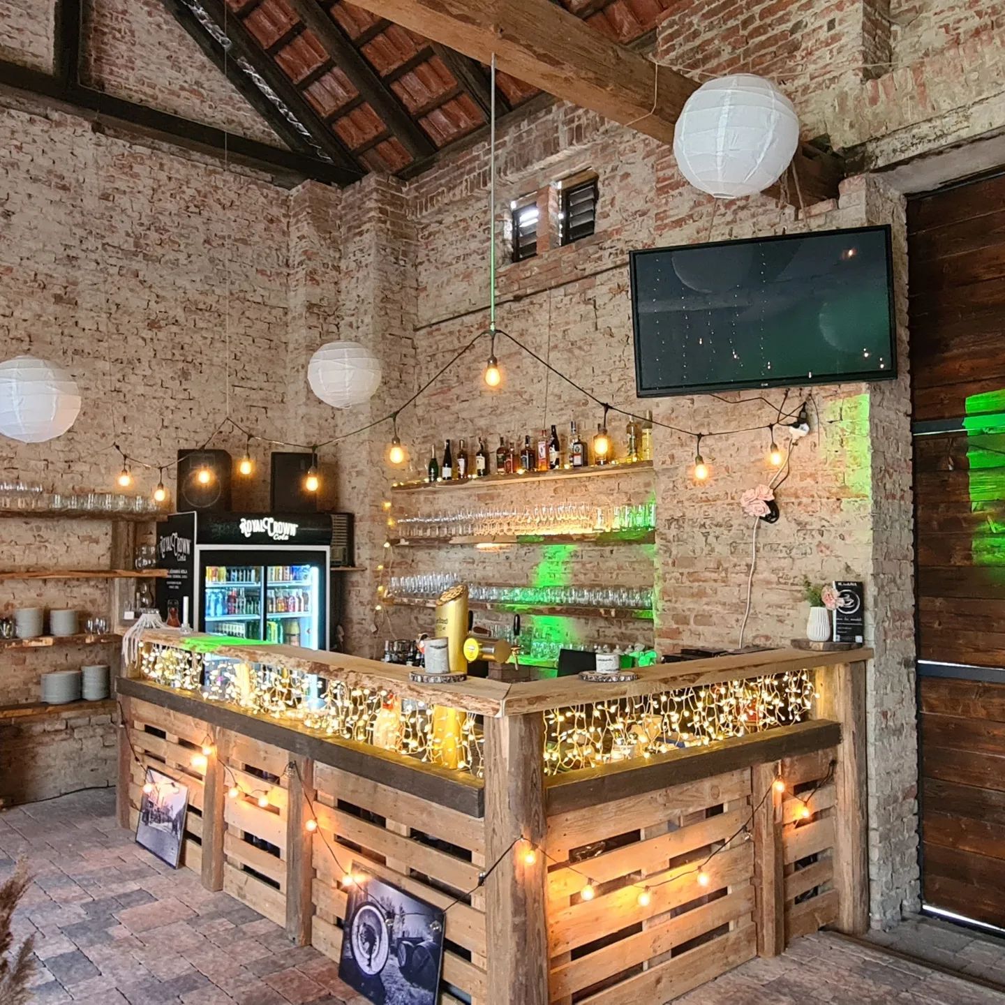 Bar v kavárně